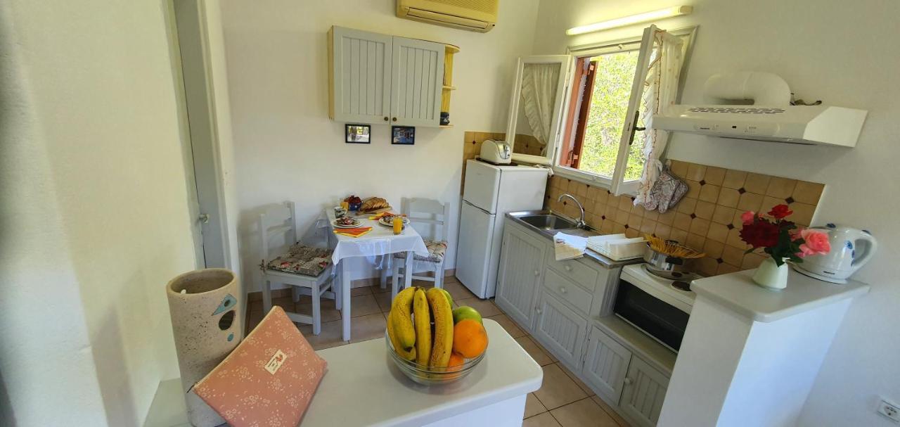 Aphrodite Studios & Apt With Pool Lákka Extérieur photo