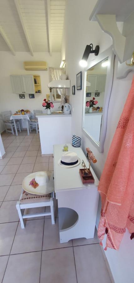 Aphrodite Studios & Apt With Pool Lákka Extérieur photo