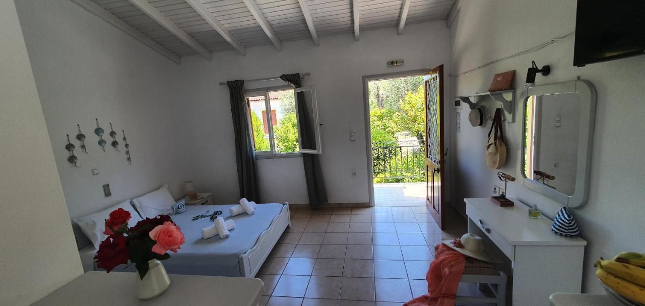 Aphrodite Studios & Apt With Pool Lákka Extérieur photo