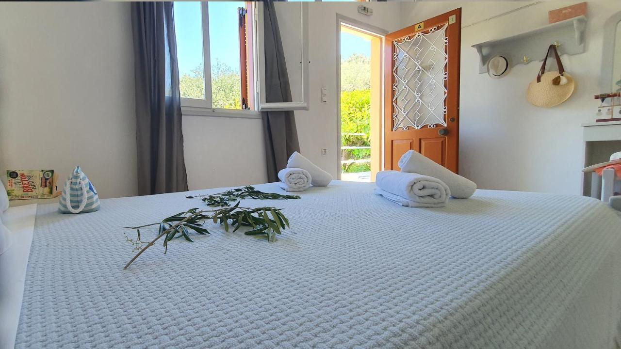 Aphrodite Studios & Apt With Pool Lákka Extérieur photo