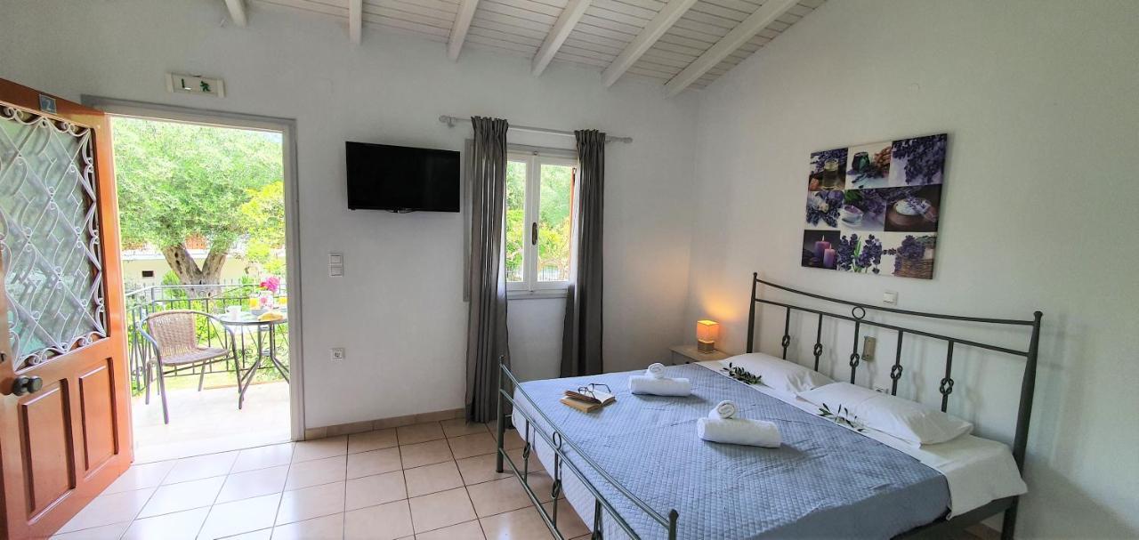 Aphrodite Studios & Apt With Pool Lákka Extérieur photo